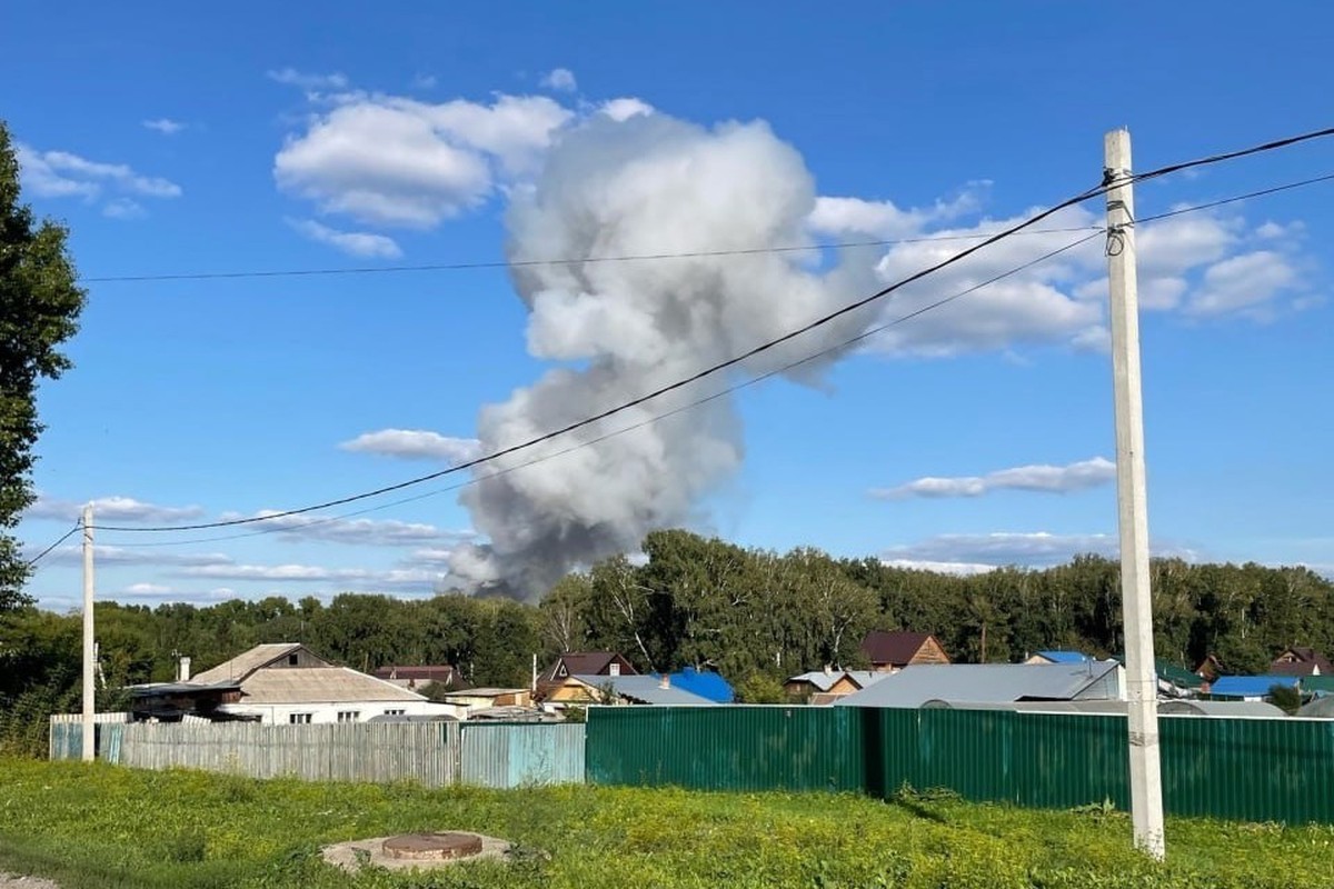 В Кемерово загорелся склад с пиротехникой