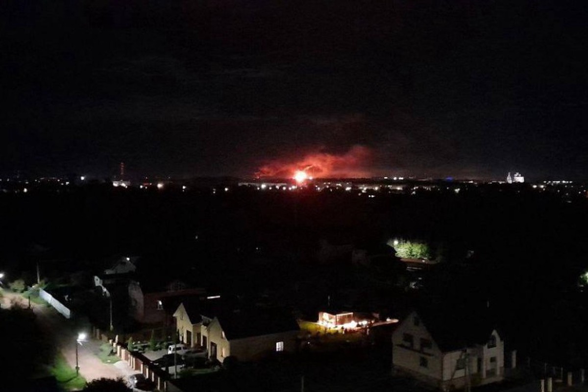 В результате атаки БПЛА на военный аэродром в Пскове повреждены четыре самолёта Ил-76