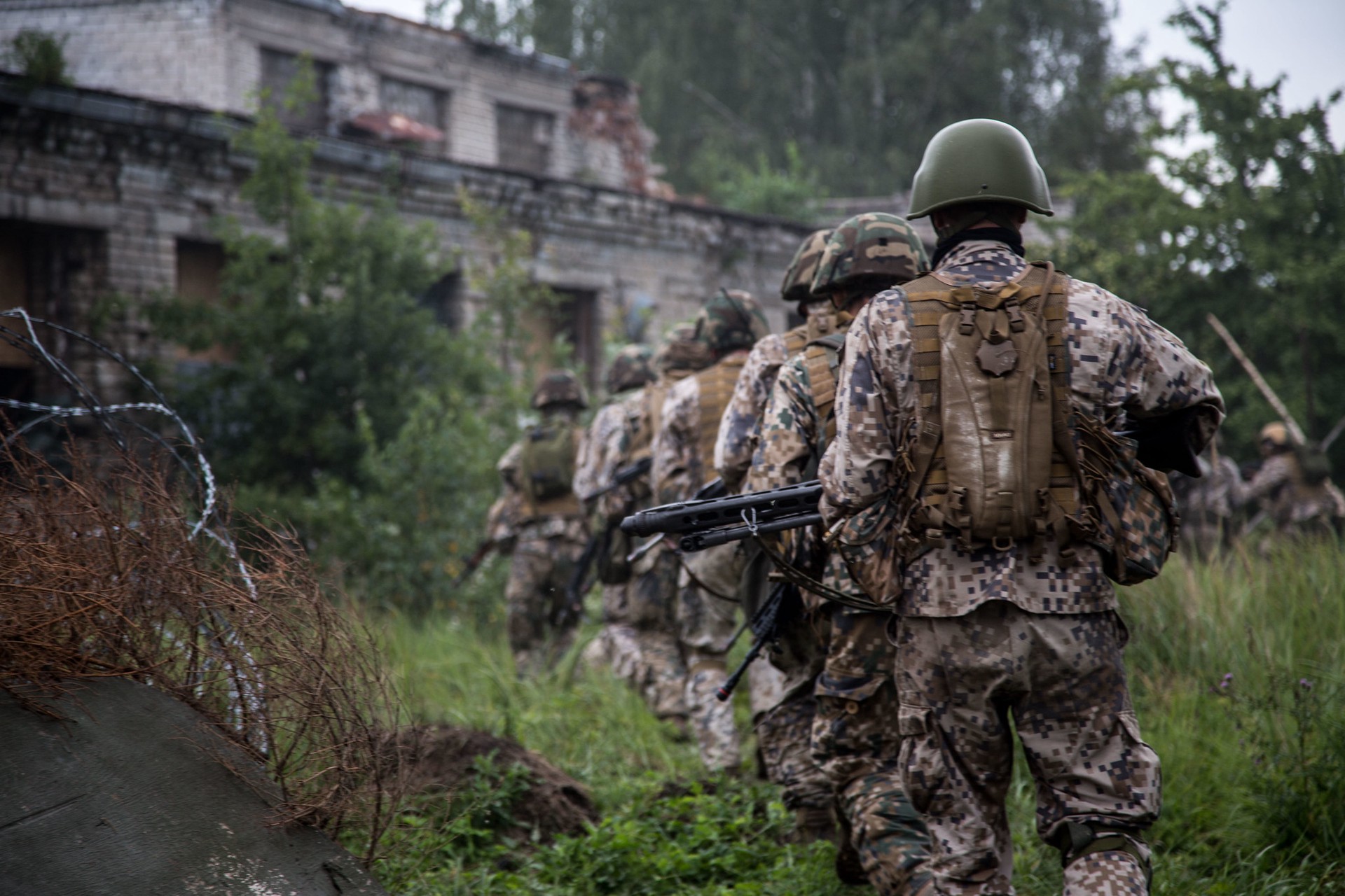 Премьер Словакии: Группа стран ЕС и НАТО могут направить военных на Украину