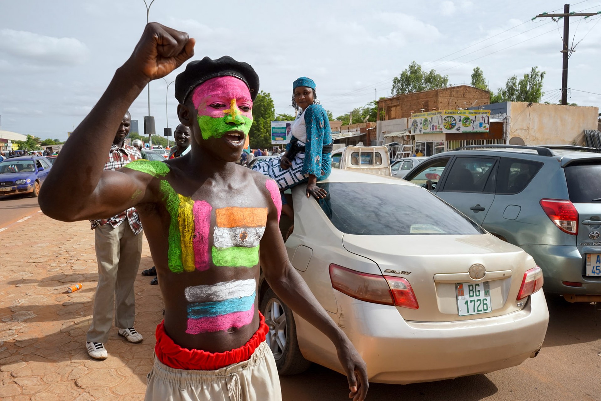 Туземская реформа: зачем Макрон начинает новую колониальную войну в Нигере