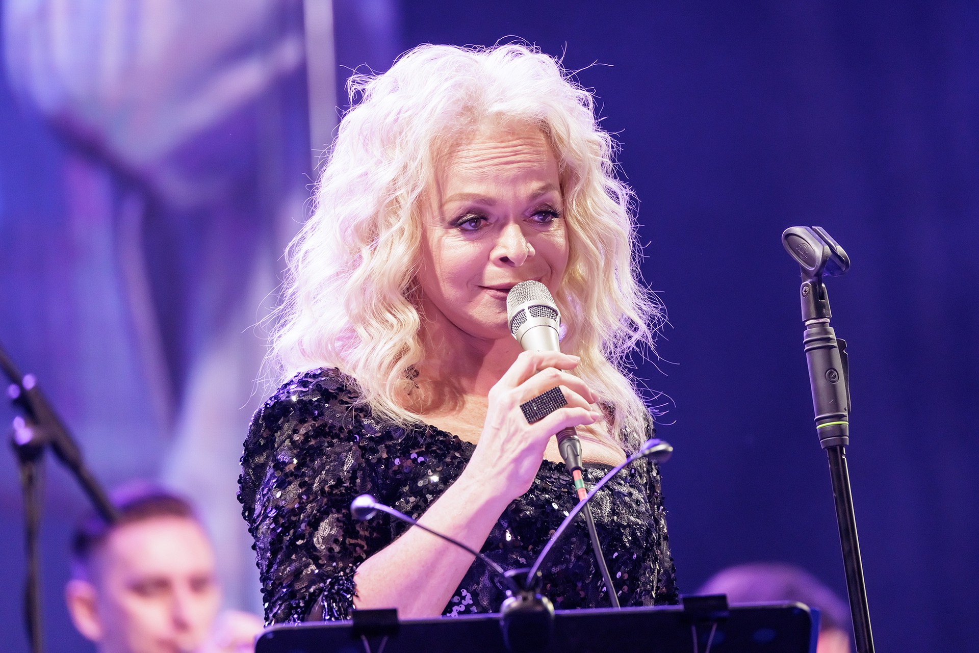 Лариса Долина закрыла комментарии в соцсетях