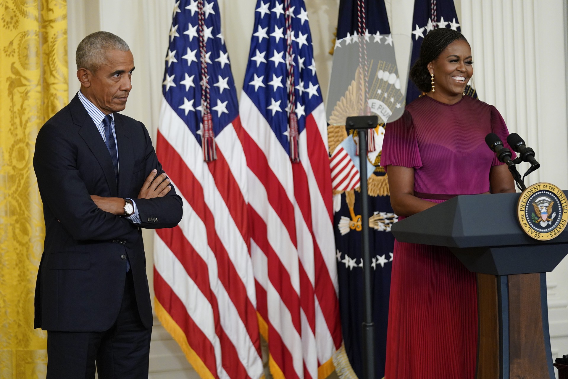 Обама без Барака: какие скандалы сопровождают подготовку к выборам в США