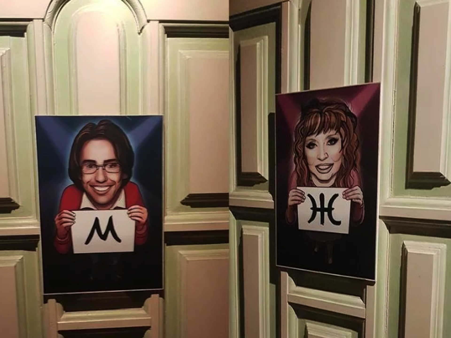 В ростовском кафе объяснили, почему сняли изображения Пугачёвой и Галкина* с дверей туалета