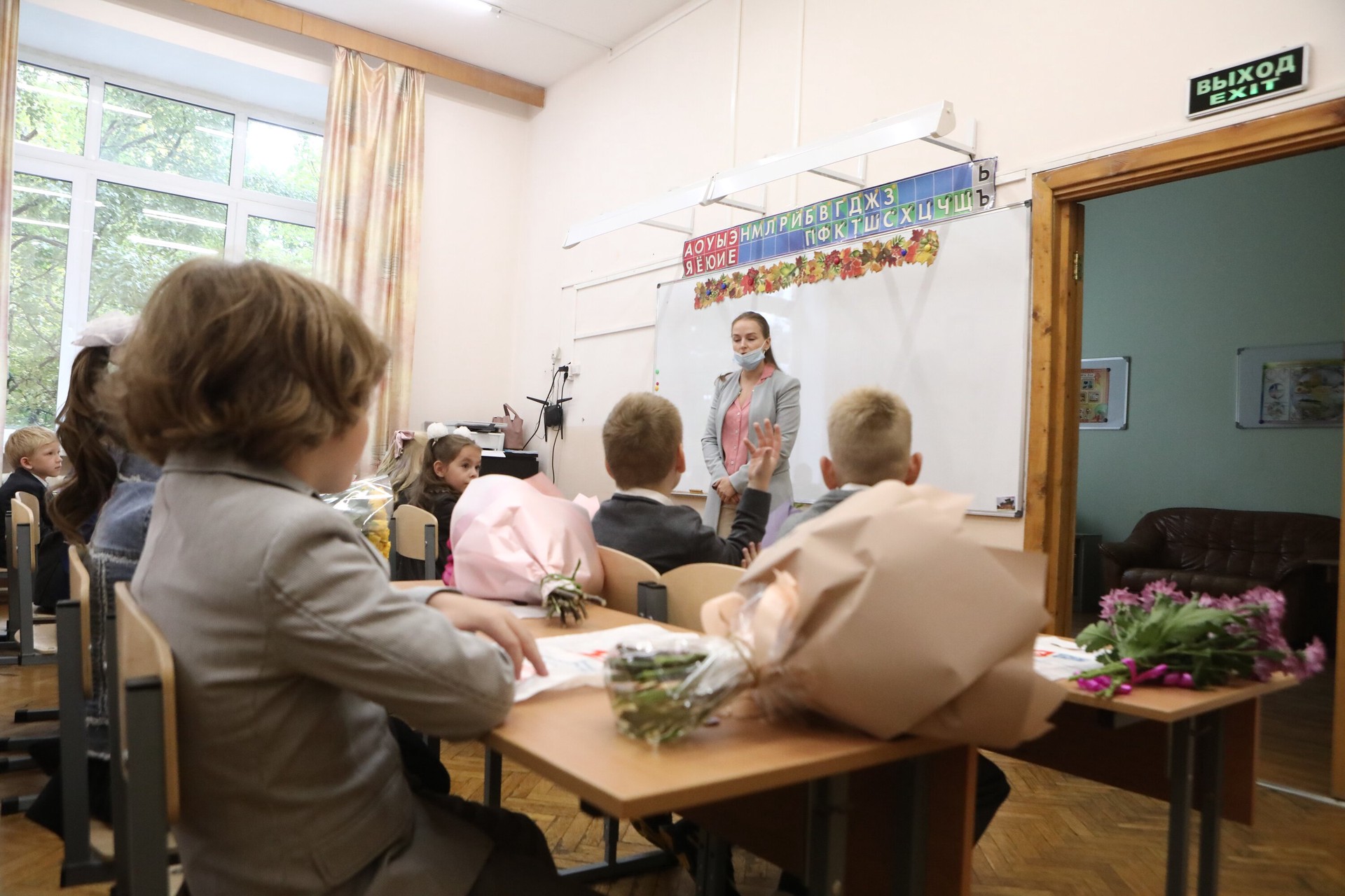 В Минпросвещения объяснили сокращение уроков родной речи для первоклассников