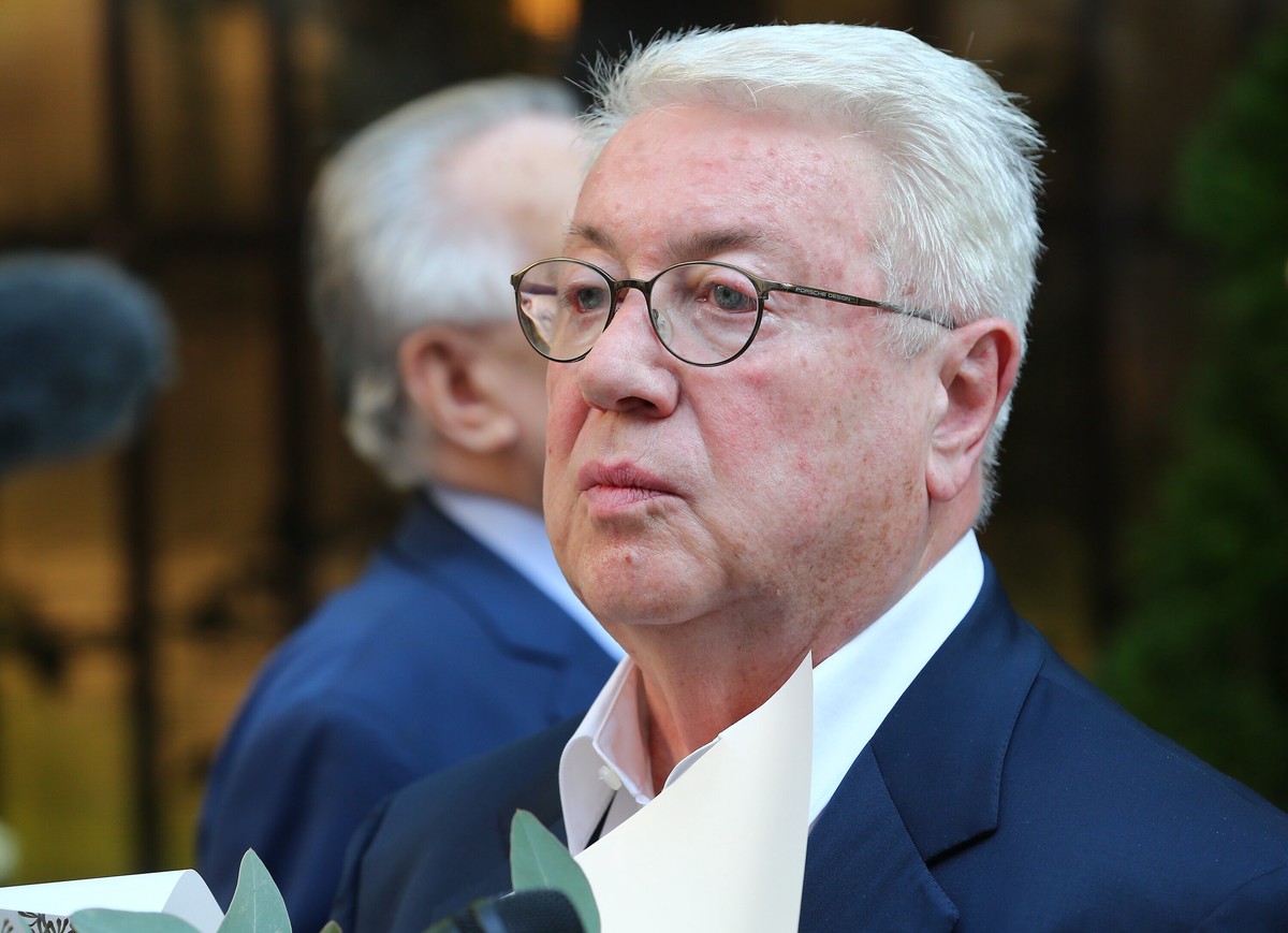 Винокур рассказал, что помогло ему навсегда отказаться от сигарет