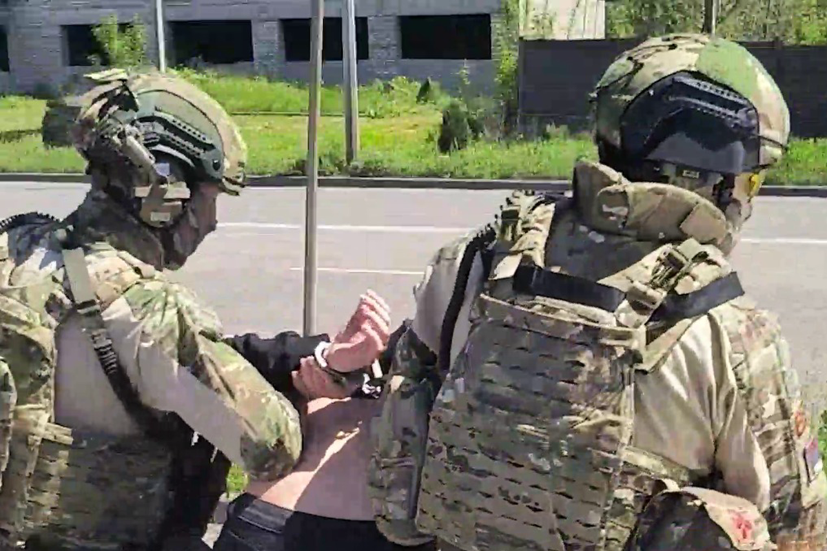 ФСБ в Запорожской области задержала изготовителя взрывчатки для украинских диверсантов