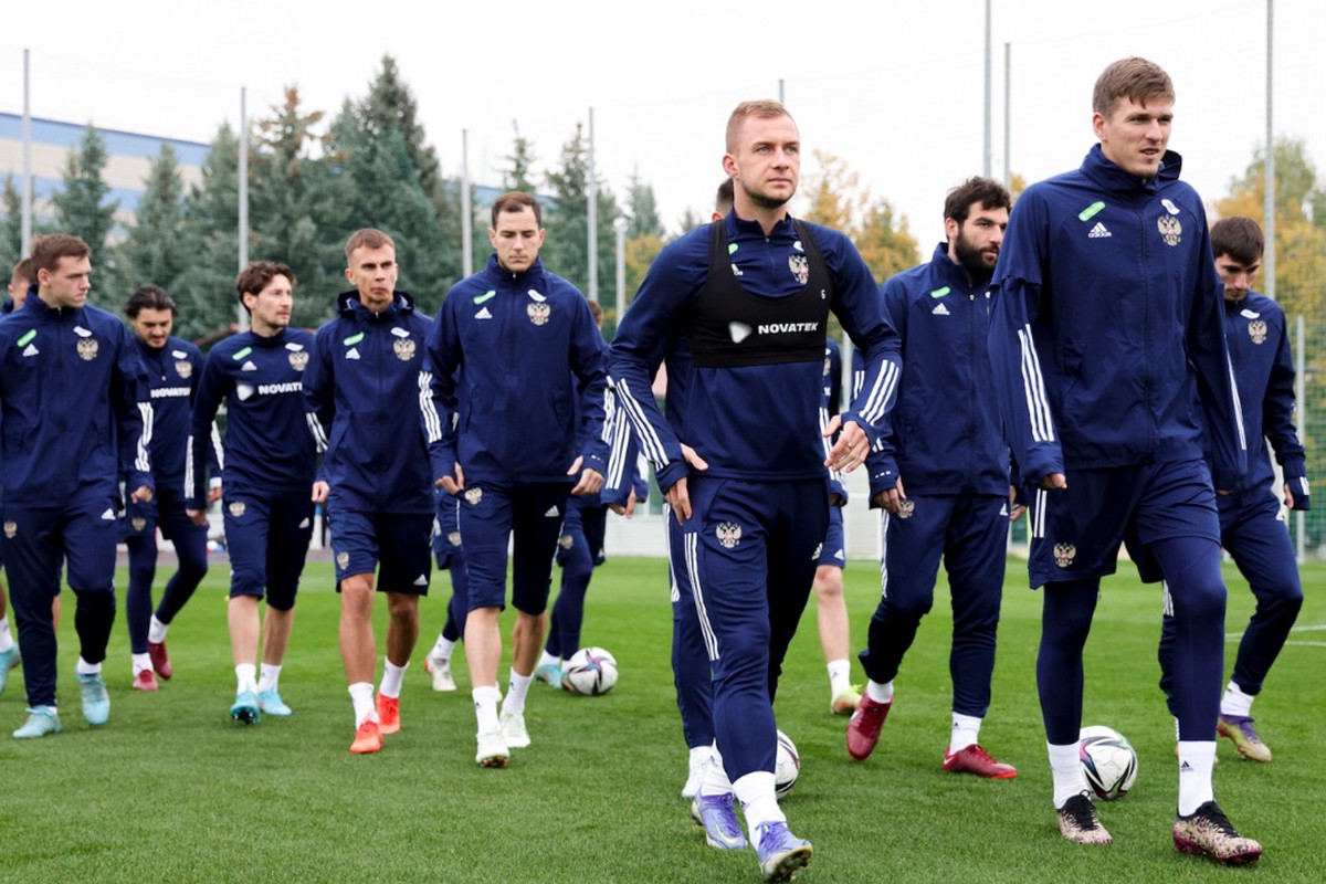 Сборная России по футболу проведёт товарищеский матч с Камеруном