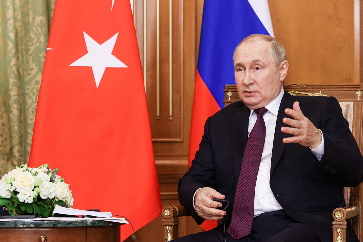 Путин: Россия рассмотрит возвращение в зерновую сделку, когда Запад выполнит свои договоренности