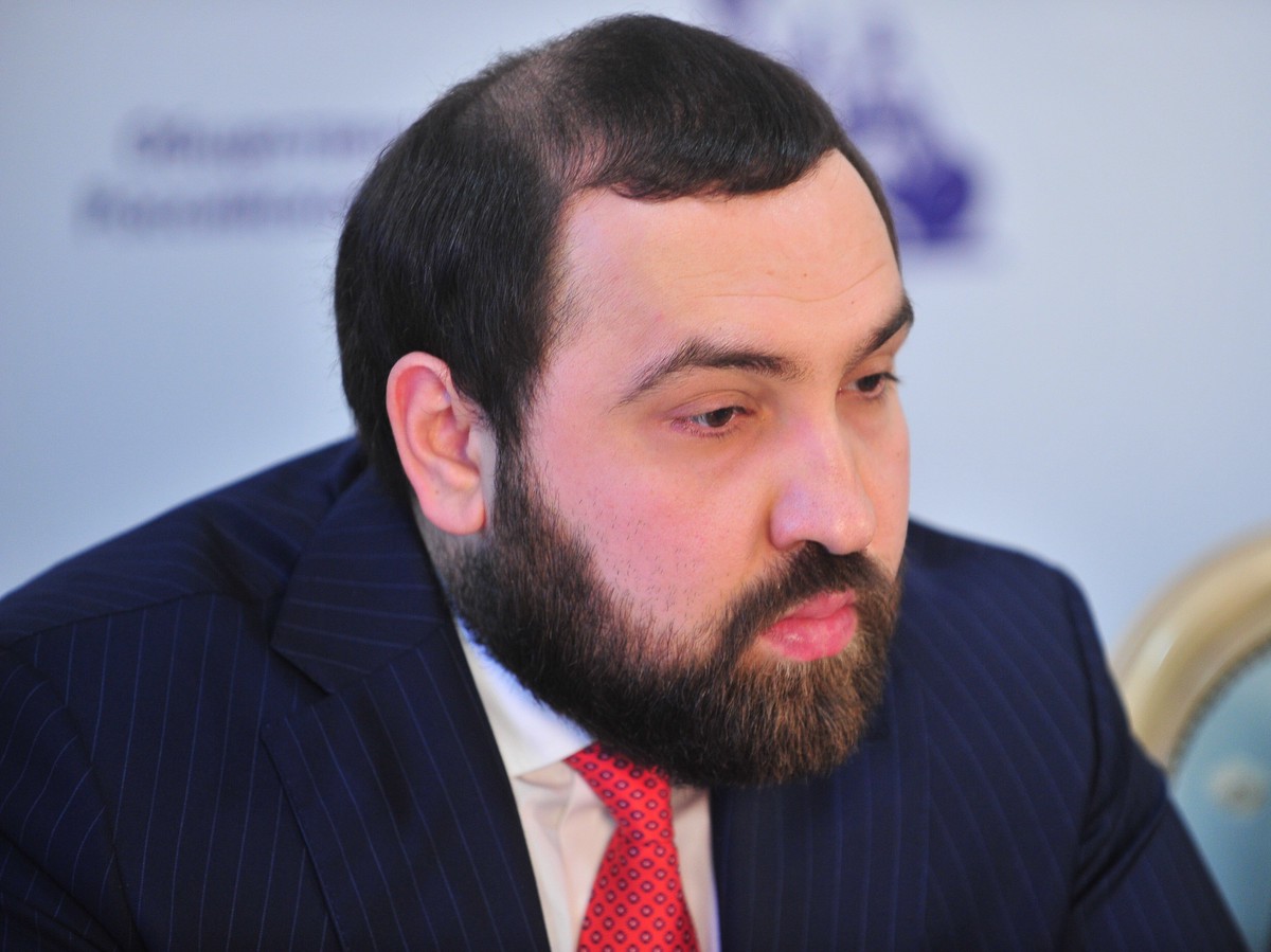 Депутат Хамзаев призвал к публичному суду над блогером, осквернившим крест