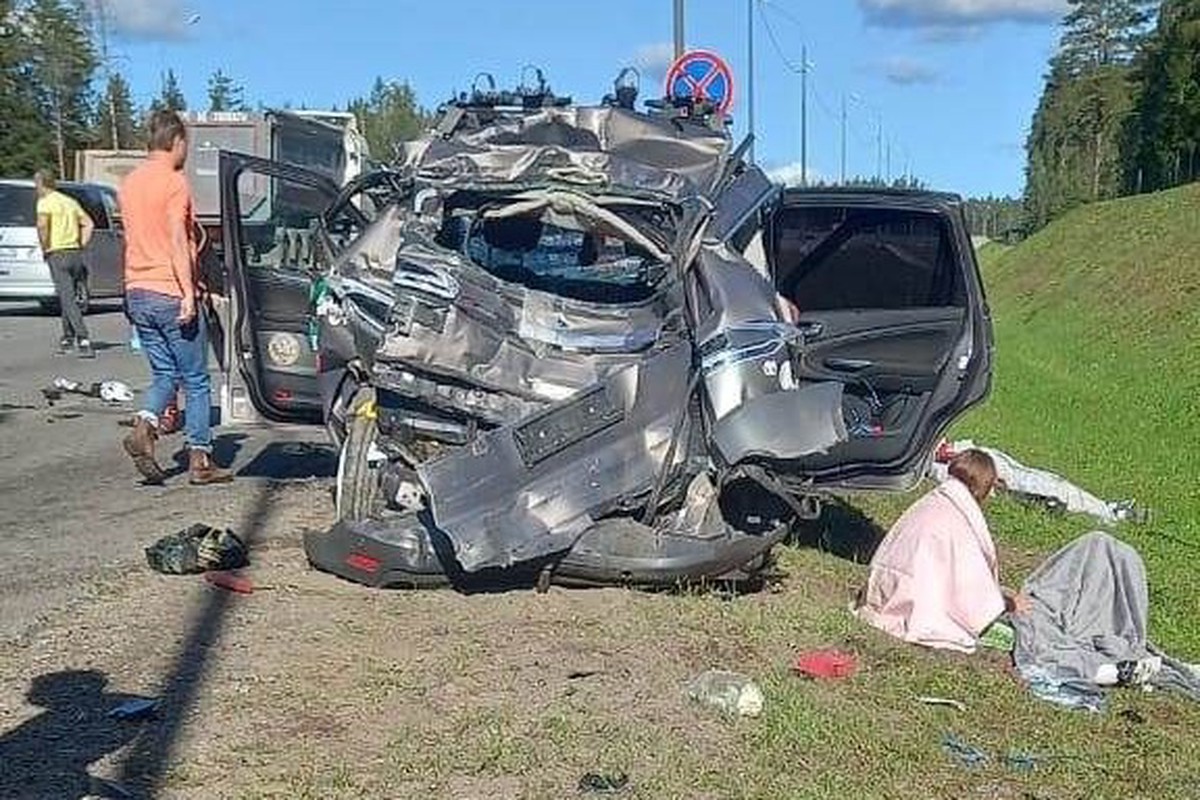 Тренер велосипедисток, попавших в крупное ДТП в Ленинградской области, не имел разрешения на тренировку
