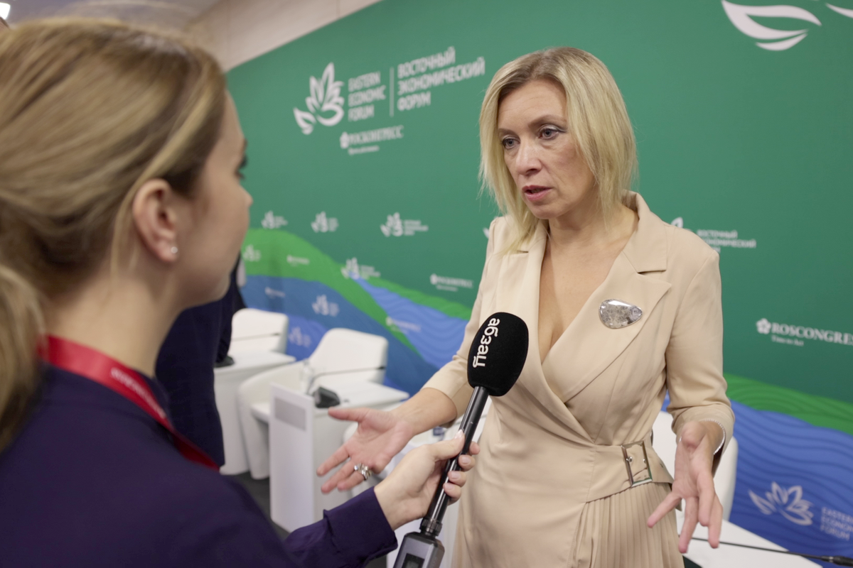 Захарова назвала Великобританию расистской страной 