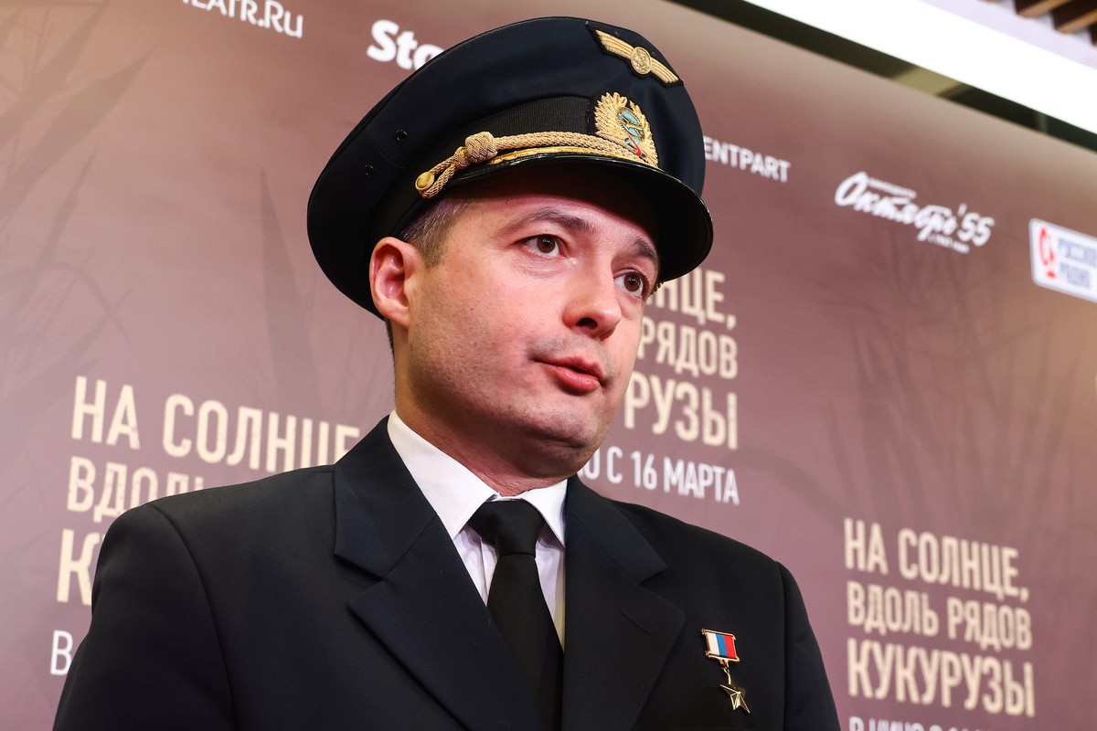 Летчик Дамир Юсупов заявил, что горд за коллег из «Уральских авиалиний»