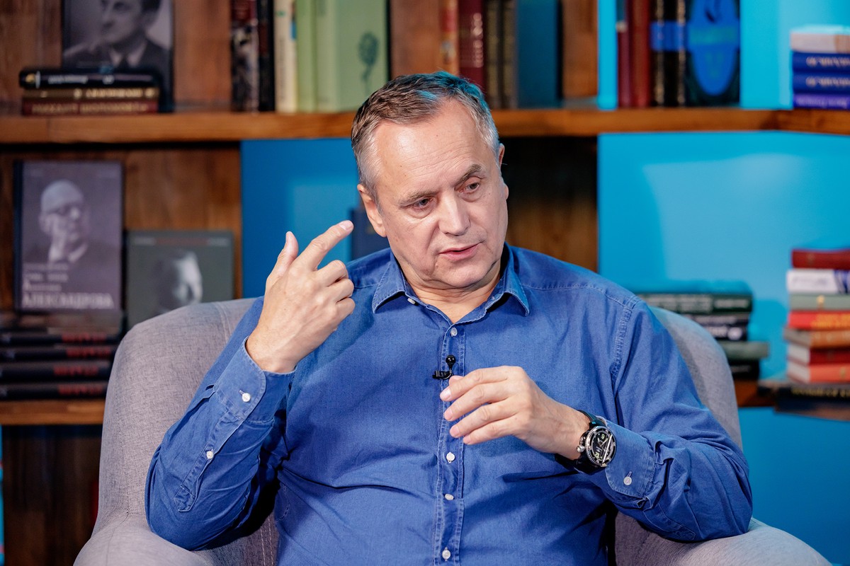«Говорил, что я самый дорогой артист, но ролей не давал»: актёр Соколов – об отношениях с Марком Захаровым