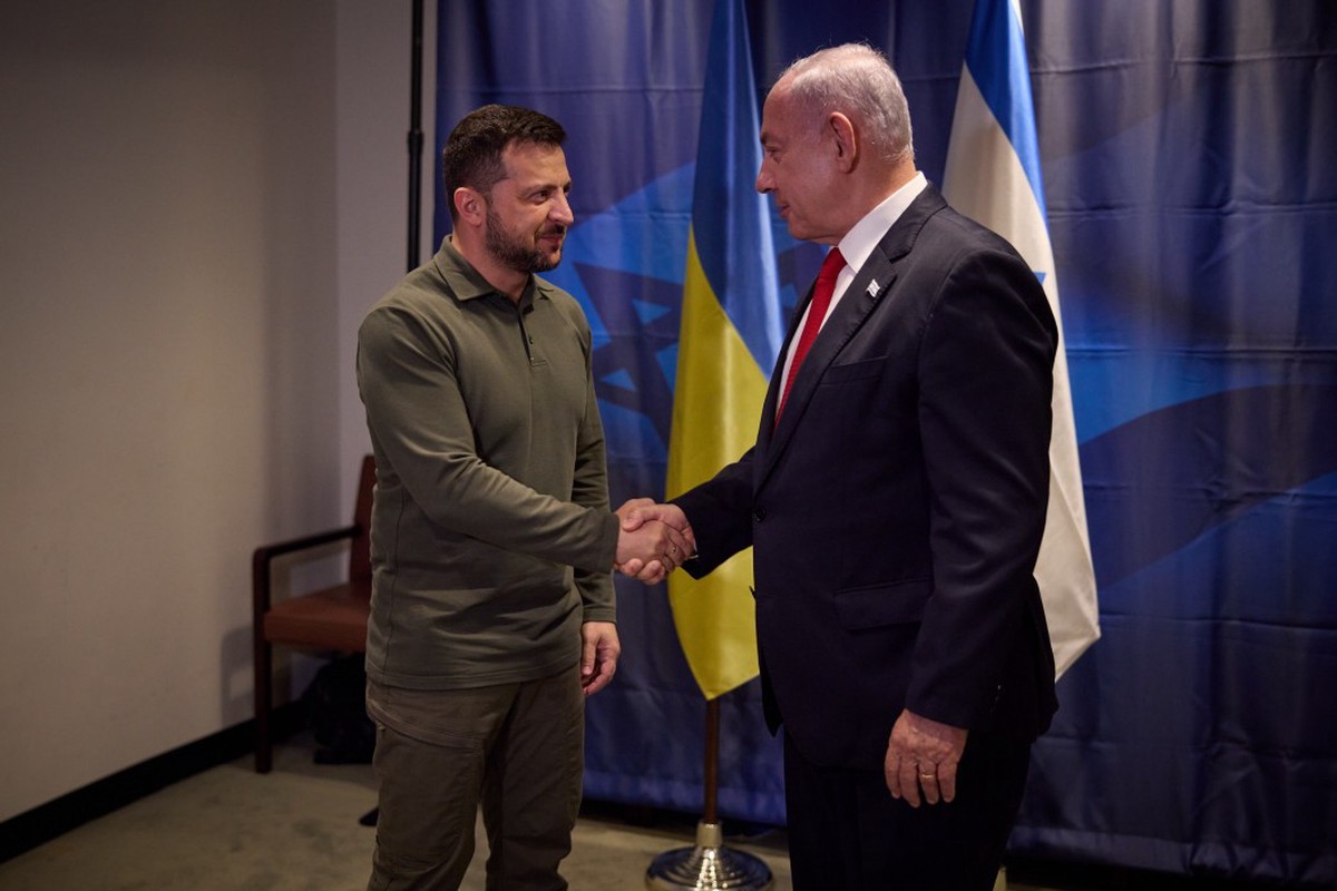 Экс-сотрудник ЦРУ Джонсон: Украина уйдёт на второй план из-за конфликта на Ближнем Востоке