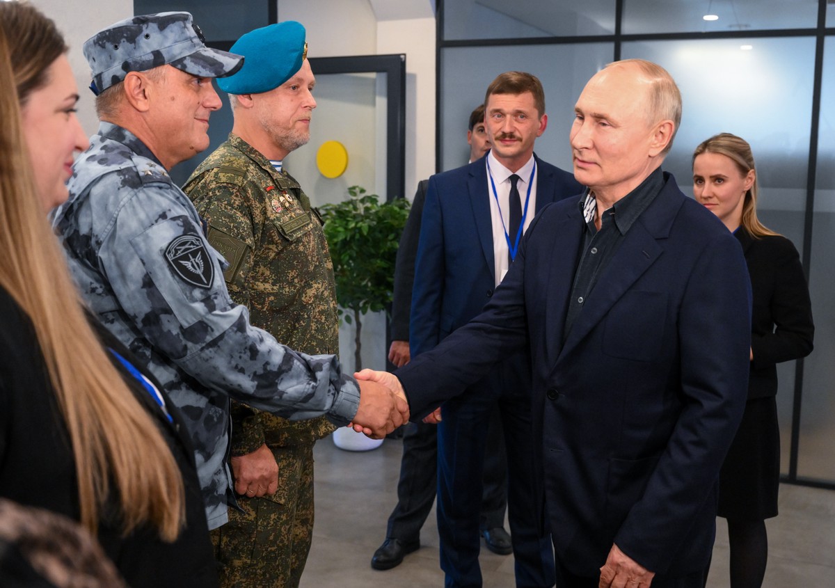 Путин прилетел в Великий Новгород
