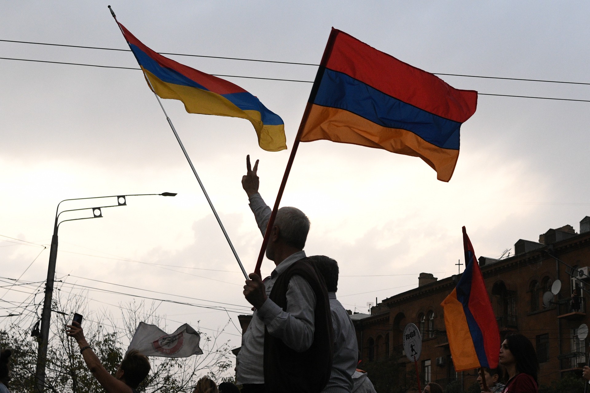 Гюмри, если не любишь: как Запад пытается поссорить Армению с Россией