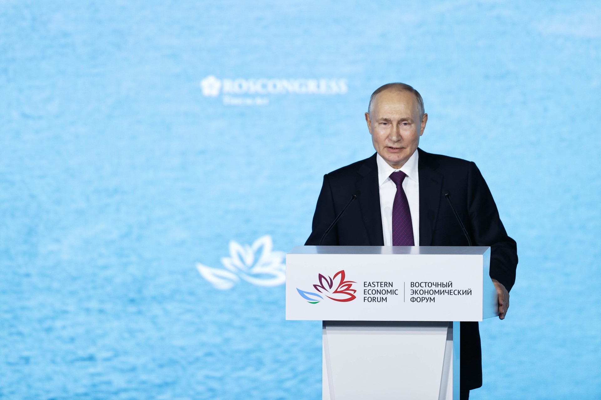 Путин: Надежнее и лучше вкладывать капиталы в России 