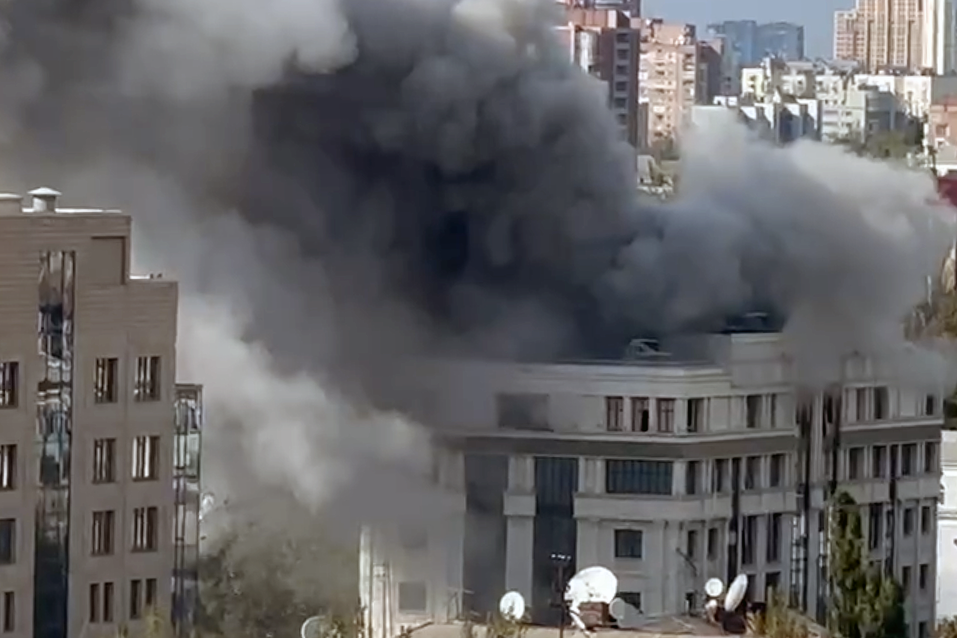 В Донецке прогремел мощный взрыв в здании администрации главы ДНР