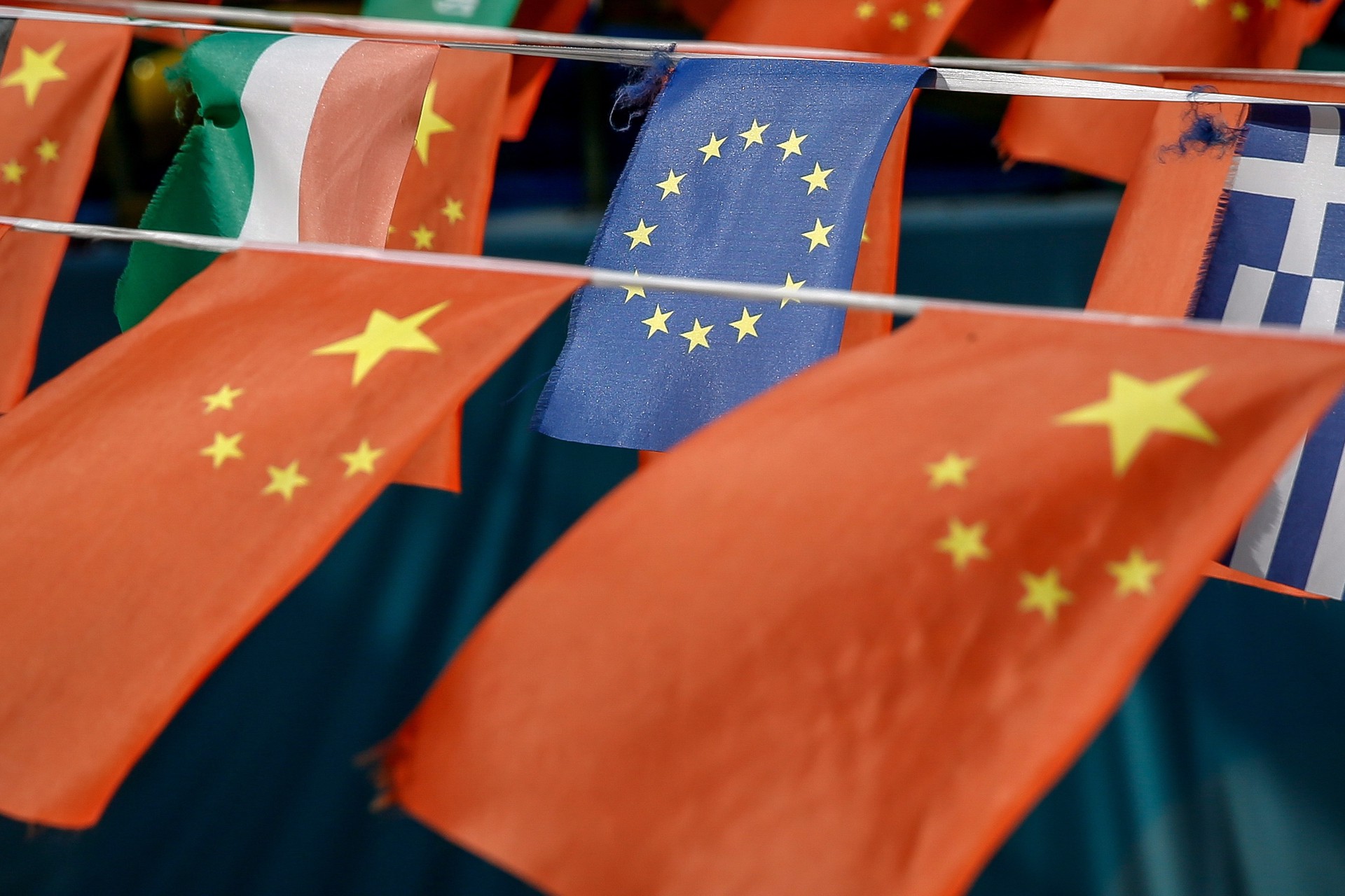 Заградительные «пошли они»: как США стравливают Европу с Китаем