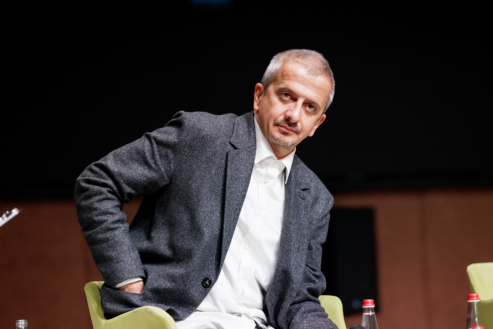 Выпускники Школы-студии МХАТ просят прогнать Богомолова с поста ректора