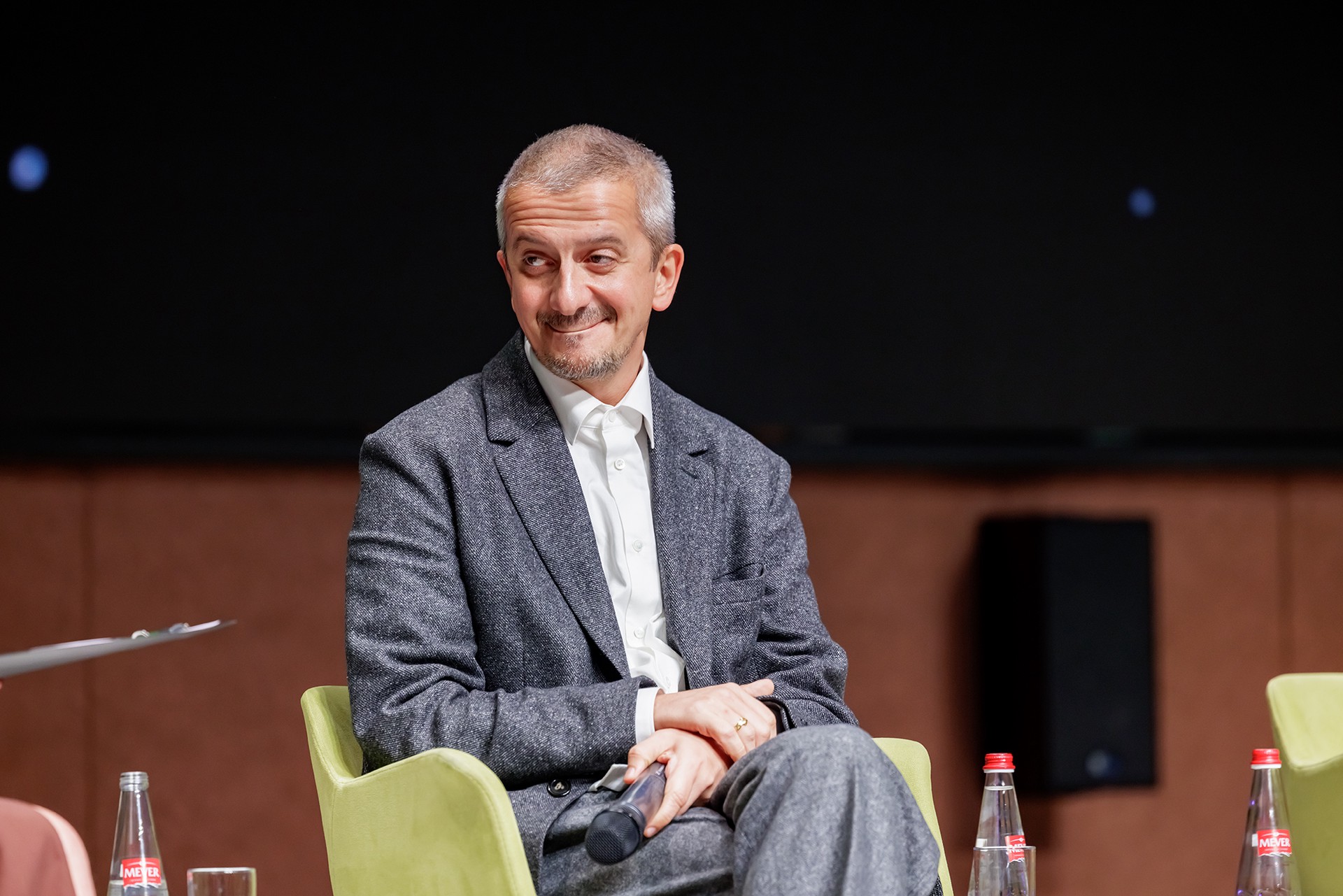 Главное к утру 28 января: Трамп снова пугает Иран военной армадой, Богомолов анонсировал реформы в Школе-студии МХАТ, в России задумались о создании православных детских садов