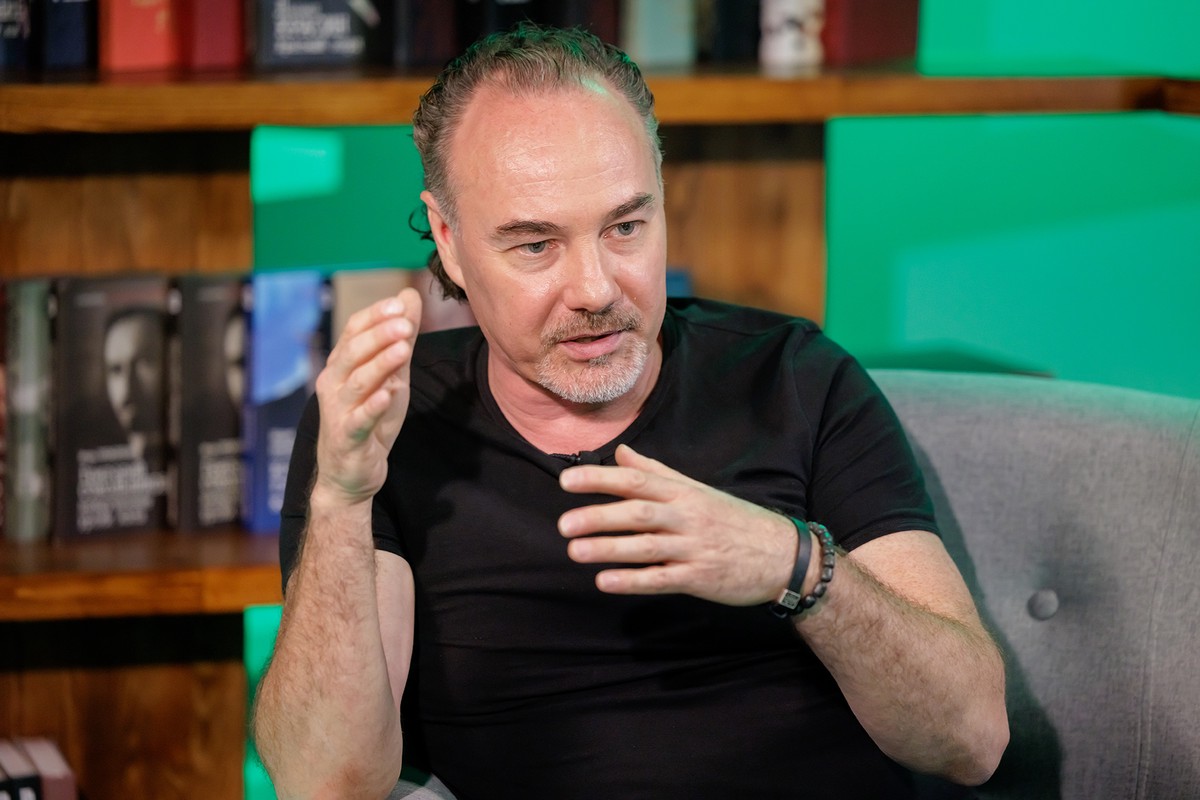 Певец Джанго – о сбежавших артистах: «Уехали те, кто стоял на платформе западного мира»