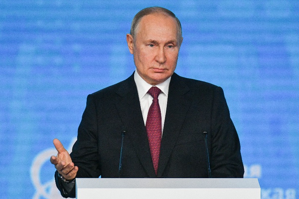 Путин заявил, что выход России из международных институтов не означает игнорирование прав