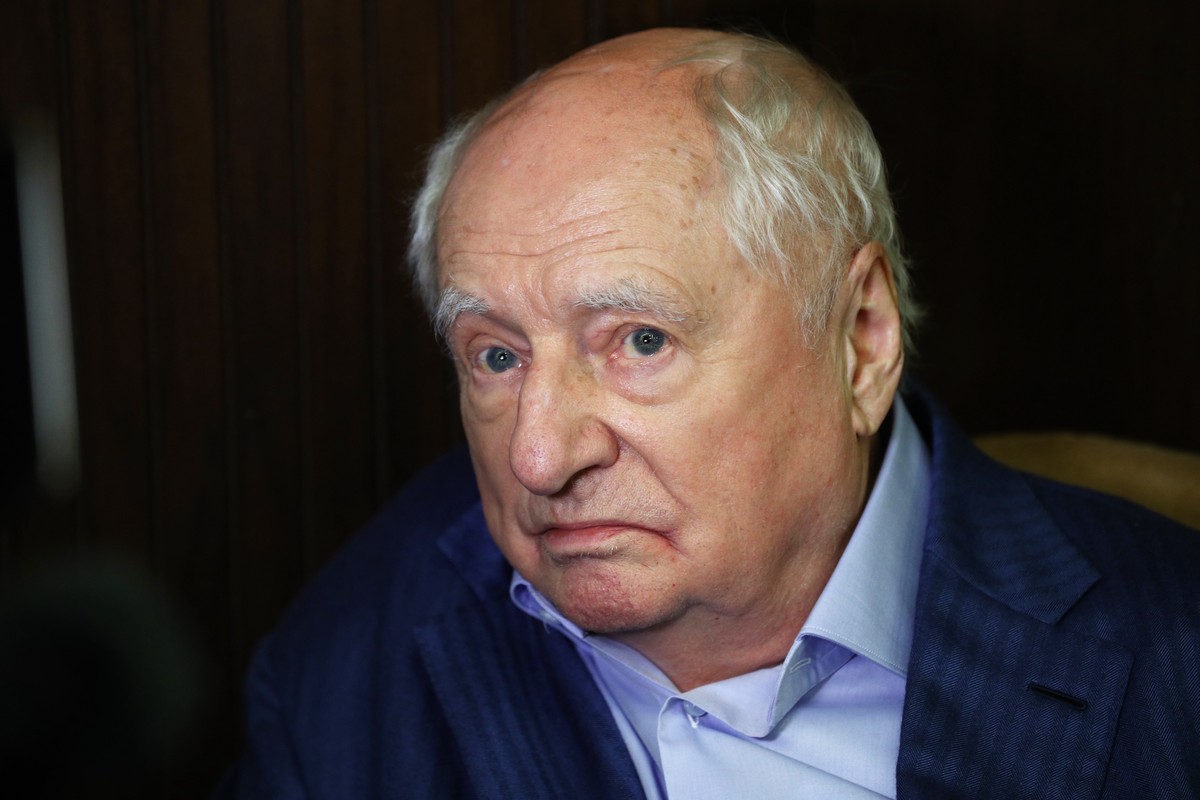 Ноша Марка: как Захаров проходил между струйками