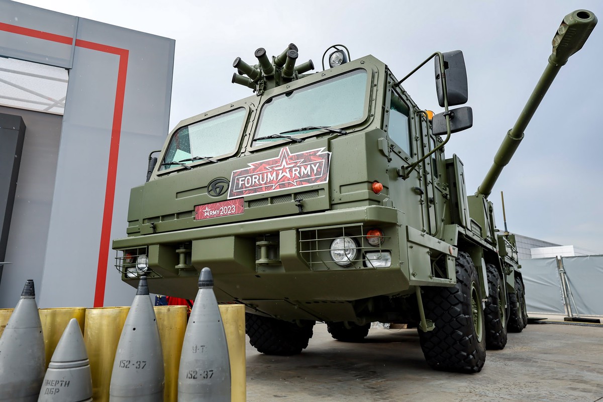 Минобороны РФ получило партию самоходных орудий «Мальва»