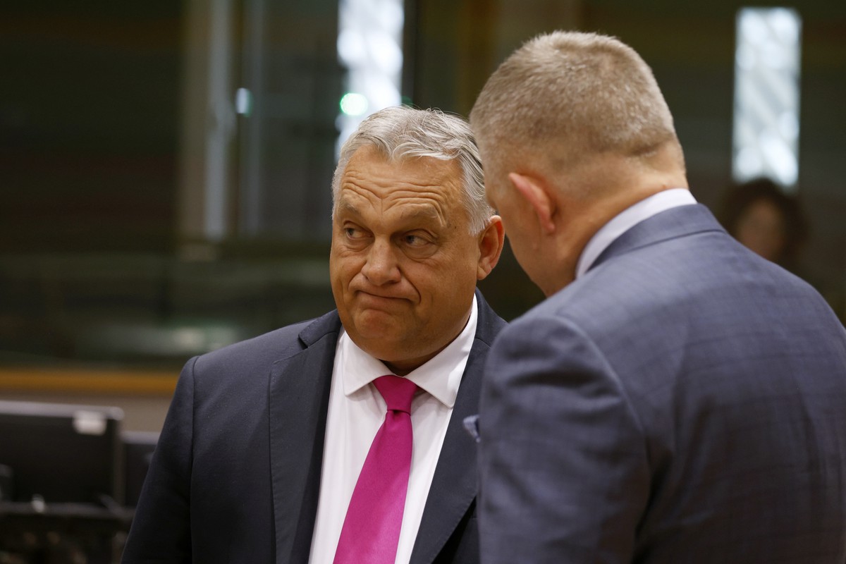 Политолог: Позиция Венгрии и Словакии не повлияет на выделение помощи Украине от ЕС