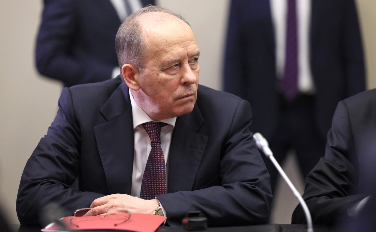 Бортников: Украина вербует исполнителей преступлений в РФ среди трудовых мигрантов