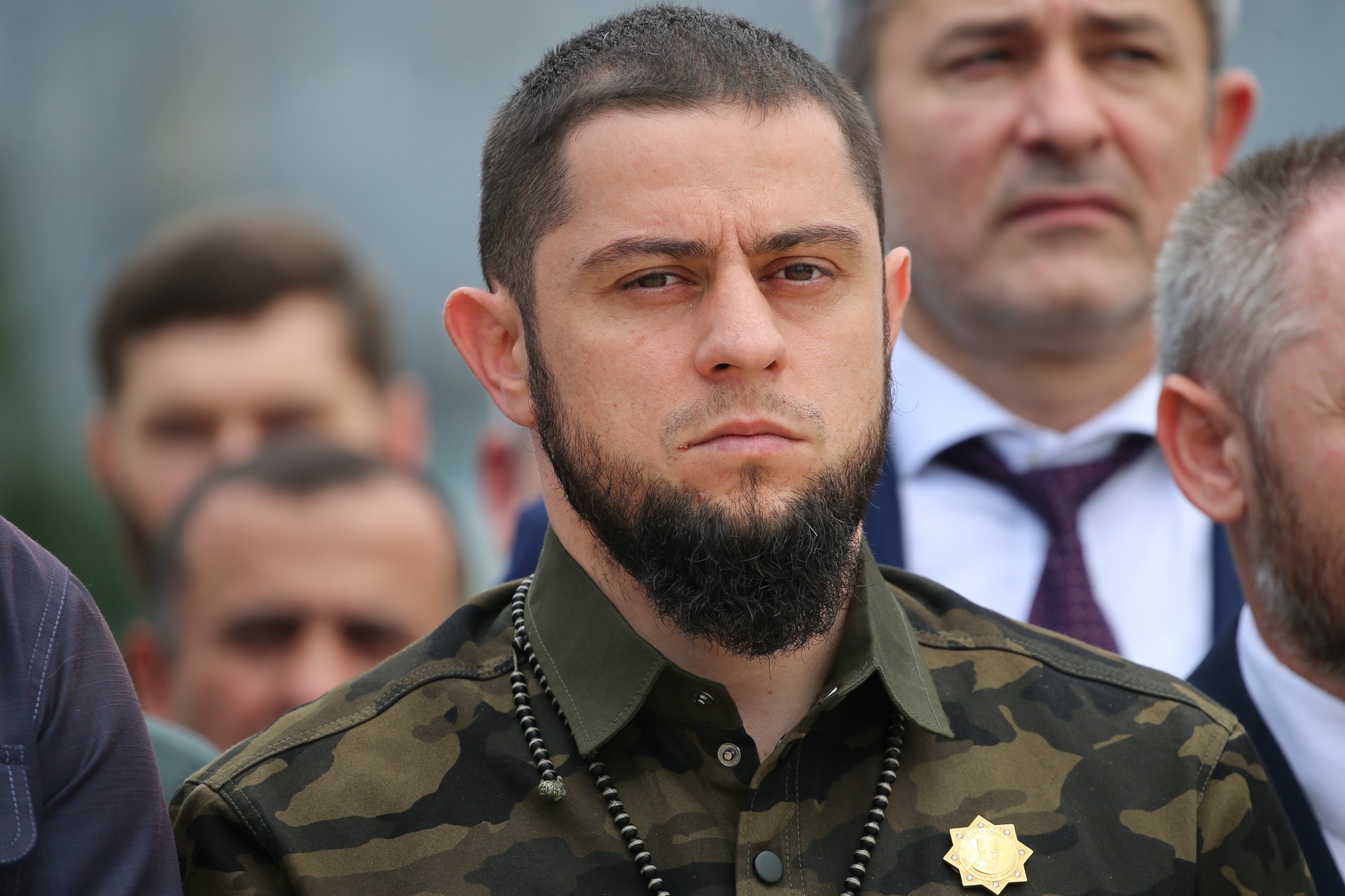 Министр Чечни Дудаев: памятник морпехам разрушили животные