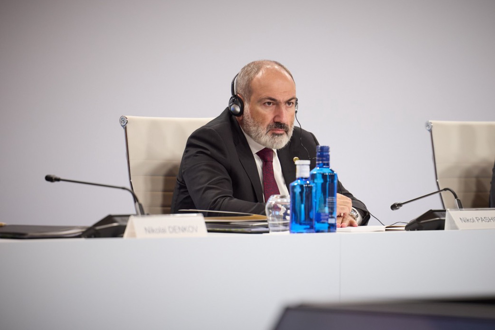 Пашинян заявил о решении Армении заморозить участие в ОДКБ по вине Москвы