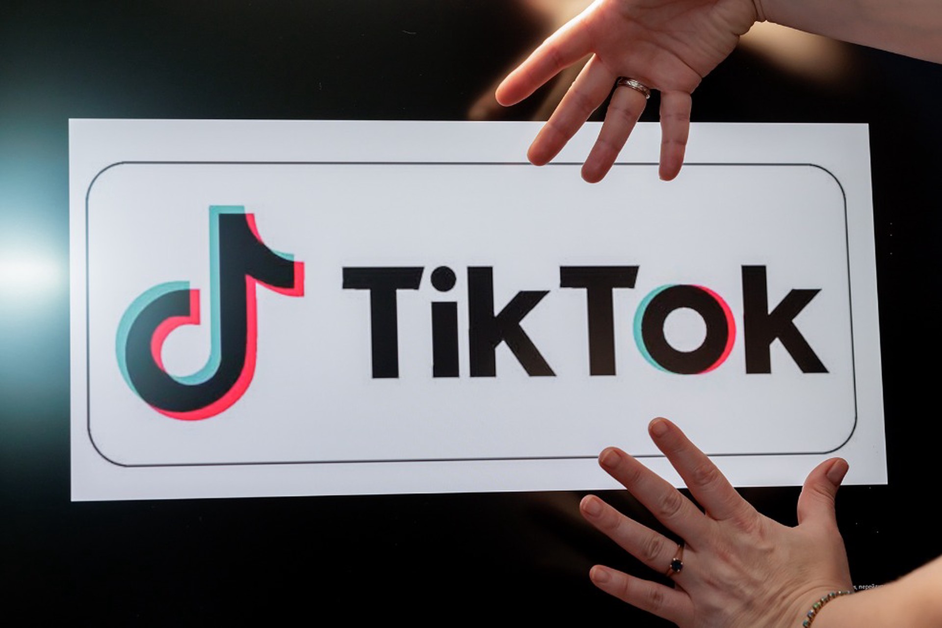Роскомнадзор не получал обращения с просьбой заблокировать TikTok