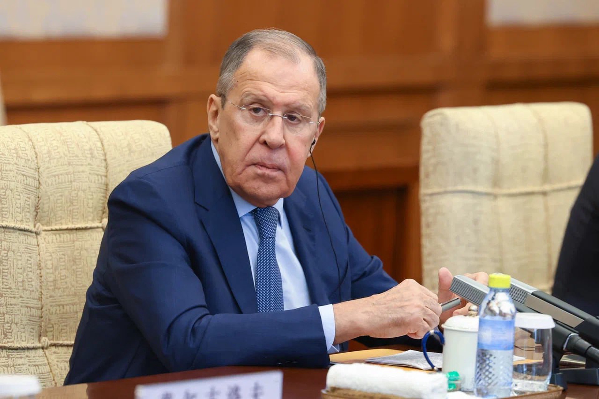 Лавров удивился заявлениям о необходимости пригласить Россию на саммит по Украине