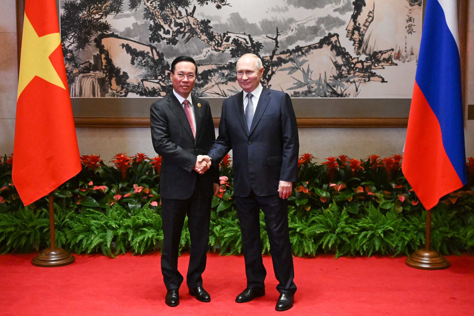 Вьетнам и вам: почему у США не получилось вырвать Ханой из орбиты интересов Китая и России