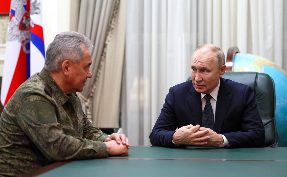Путин предложил Шойгу обсудить дальнейшие планы после взятия Марьинки