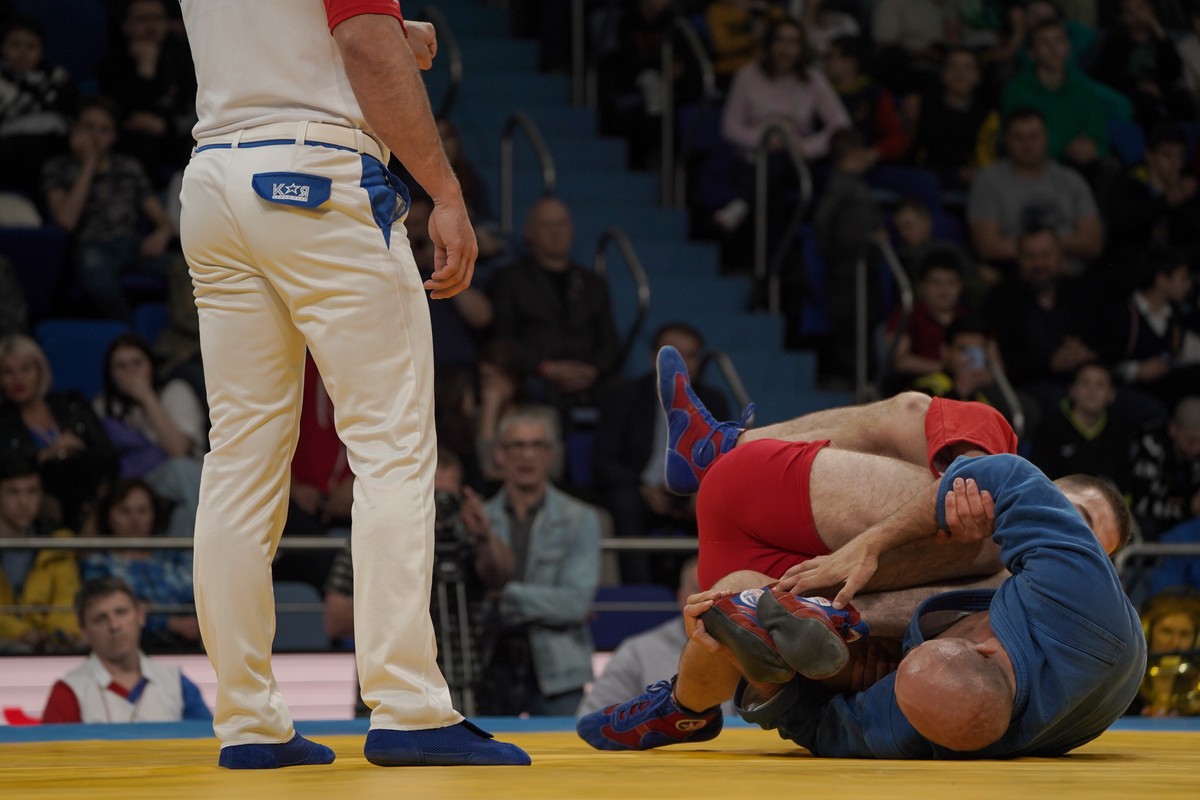 Российские самбисты завоевали четыре золотые медали в первый день чемпионата мира в Ереване