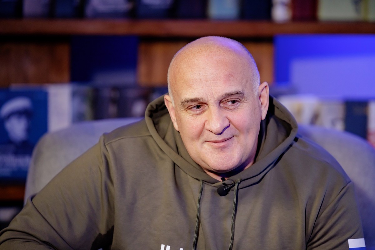 «Тараканы-молчуны»: Алексей Огурцов высказался о поехавших в Донбасс участниках «голой» вечеринки