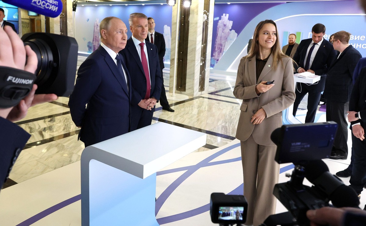 Путин пошутил над Грефом по поводу развития ИИ