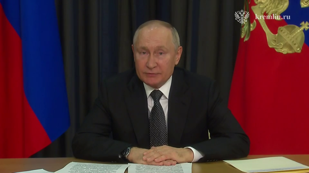 Путин объявил минуту молчания на Всемирном русском соборе