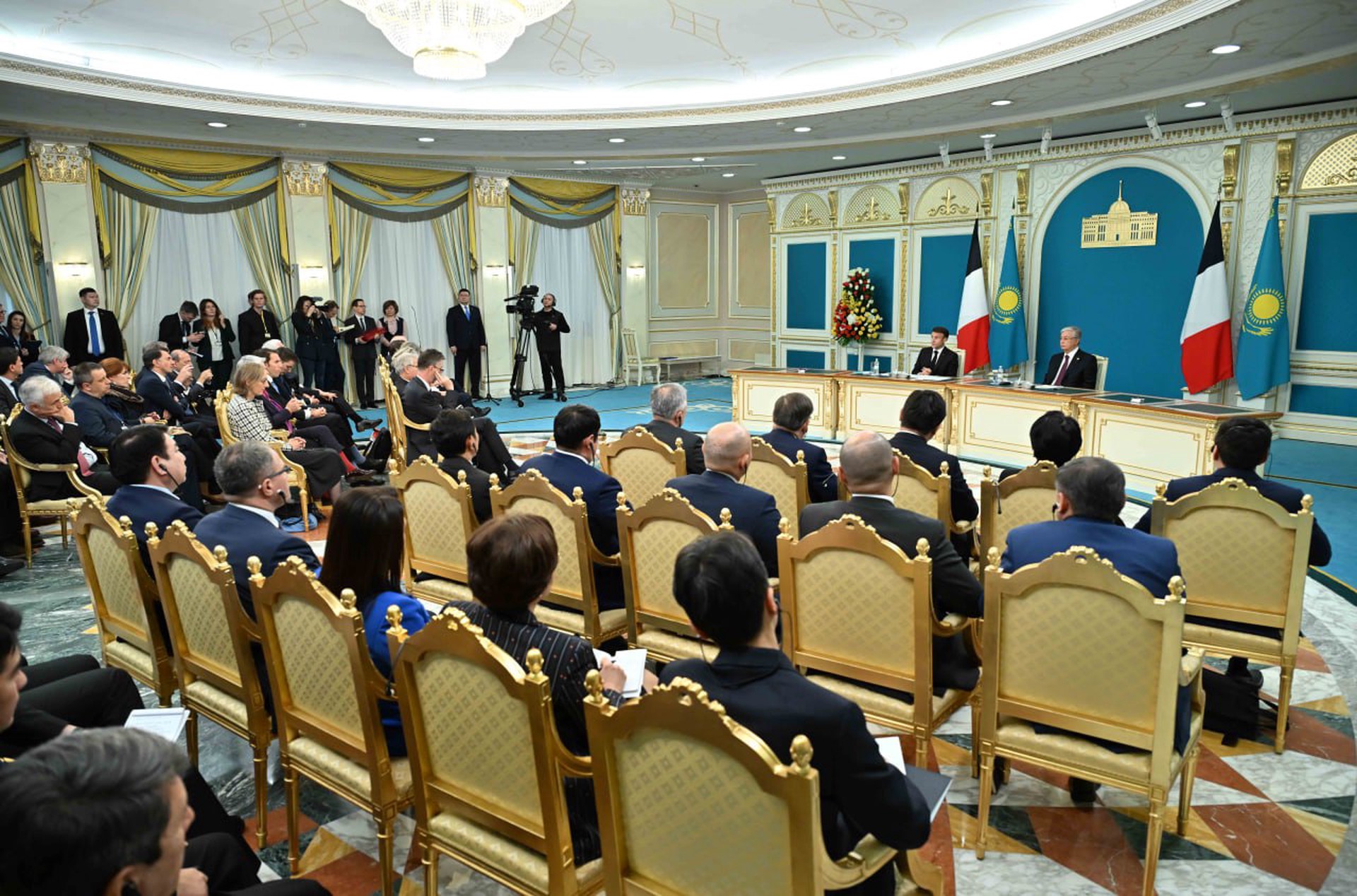 В Кремле прокомментировали поездку Макрона в Казахстан