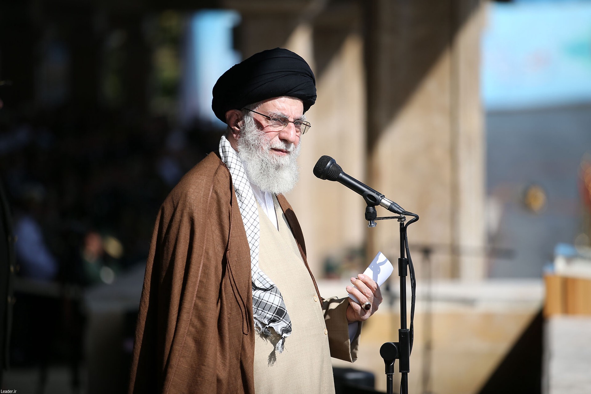 Высший руководитель Ирана Хаменеи на иврите пообещал Израилю расплату