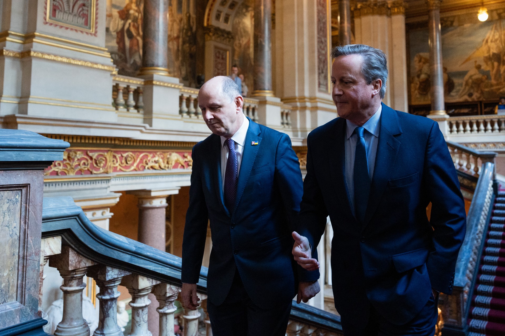 Кэмерон – мотор: как изменится политика Великобритании с возвращением на сцену экс-премьера