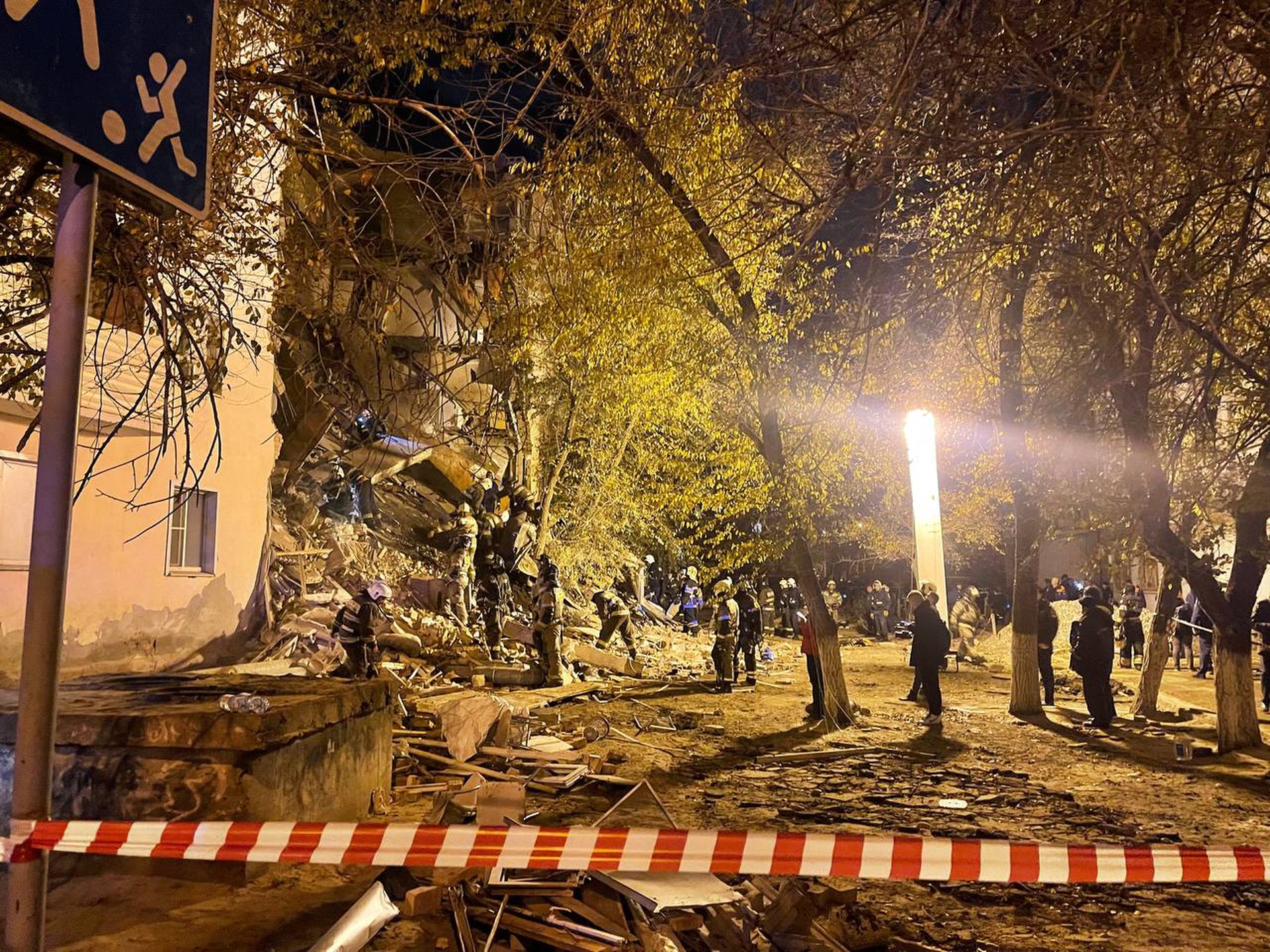 Стала известна предварительная причина частичного обрушения дома в Астрахани