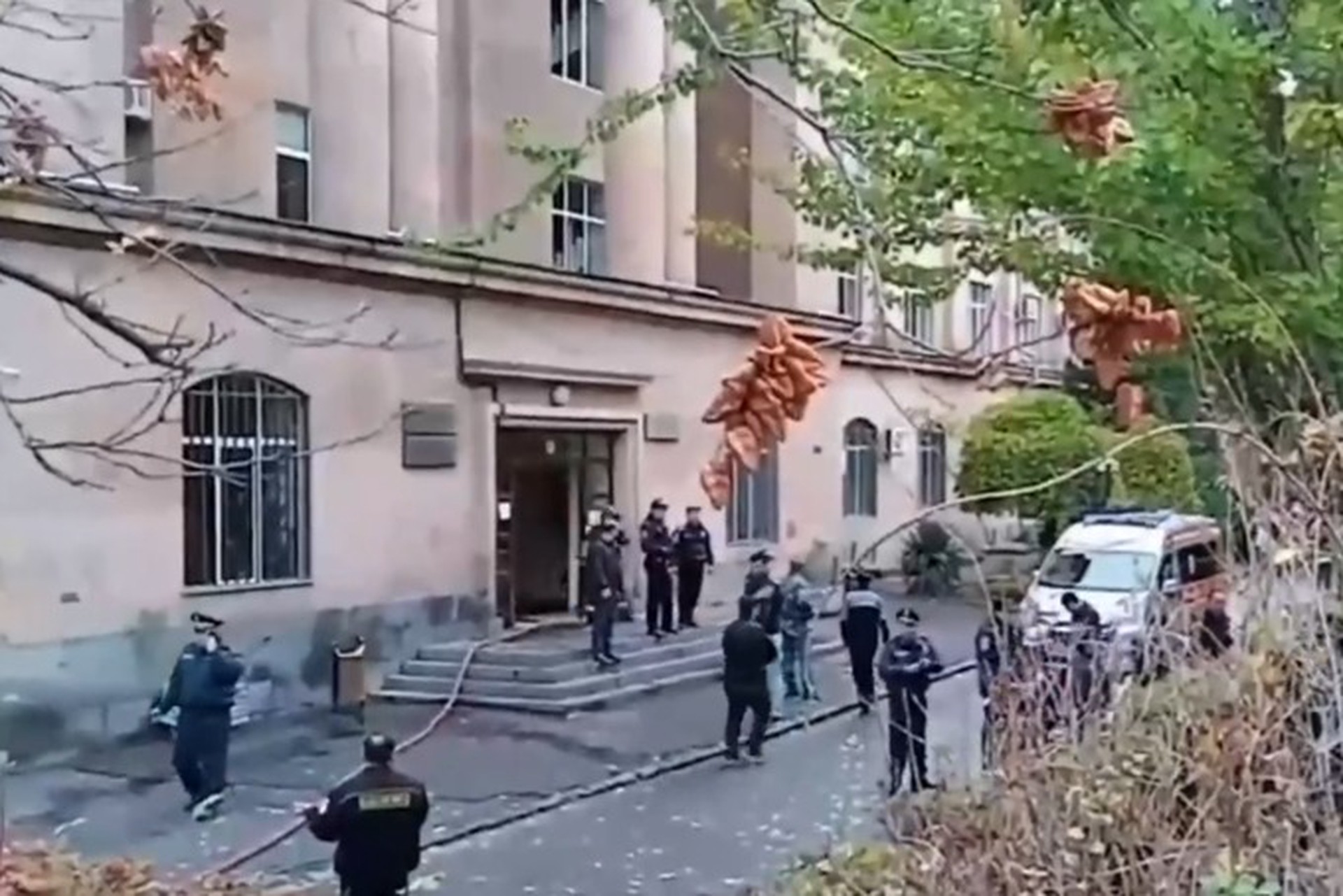 В Ереване прогремел взрыв в здании госуниверситета, один человек погиб