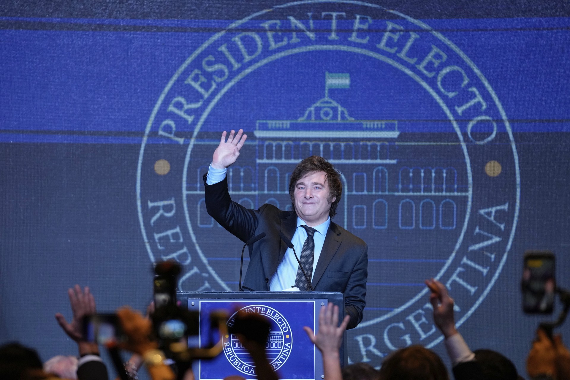 Фрик-то ненастоящий: зачем новый президент Аргентины притворяется
