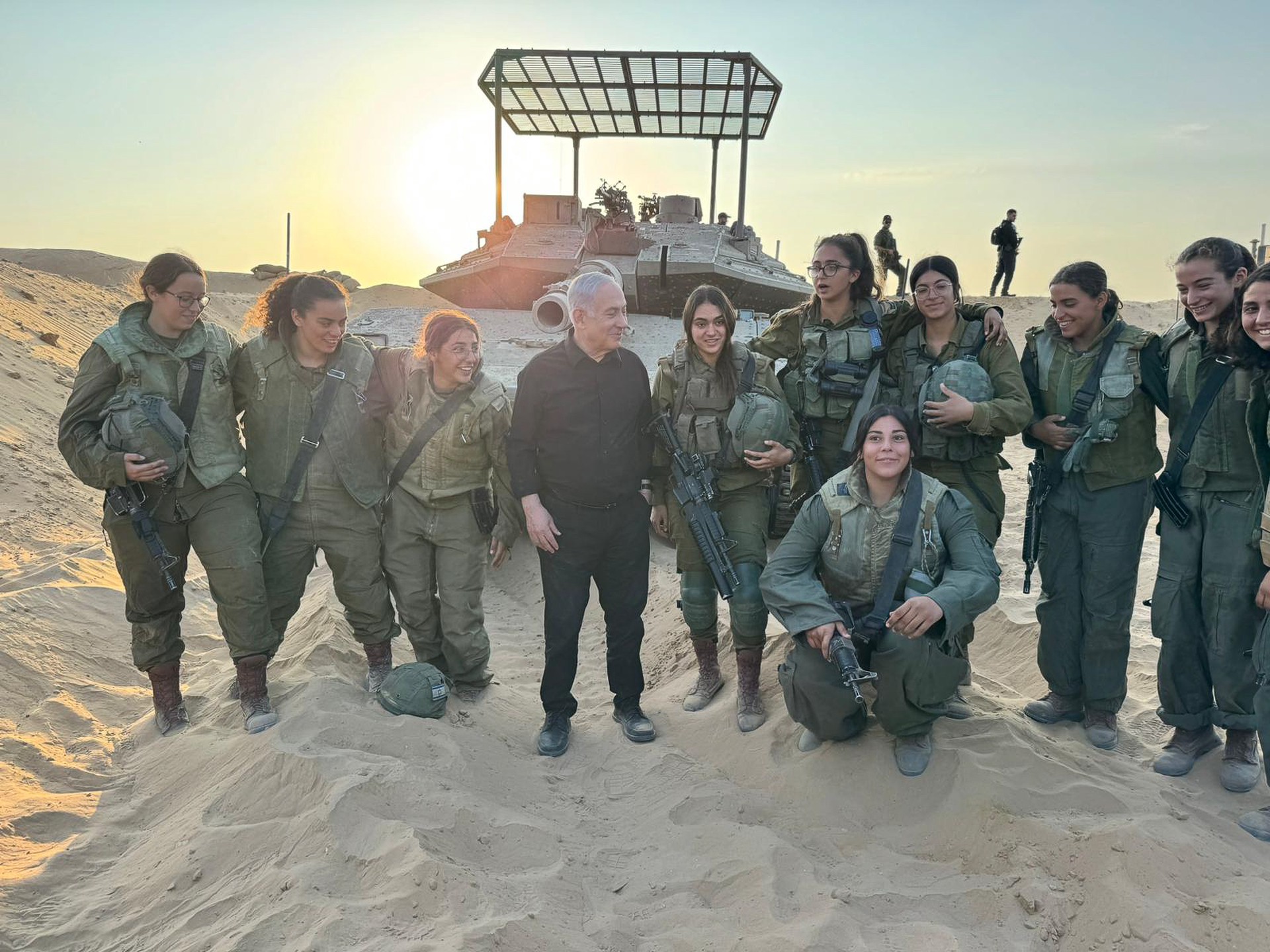 Haaretz: офицеры ЦАХАЛ проигнорировали предупреждения женщин-военных об атаке ХАМАС