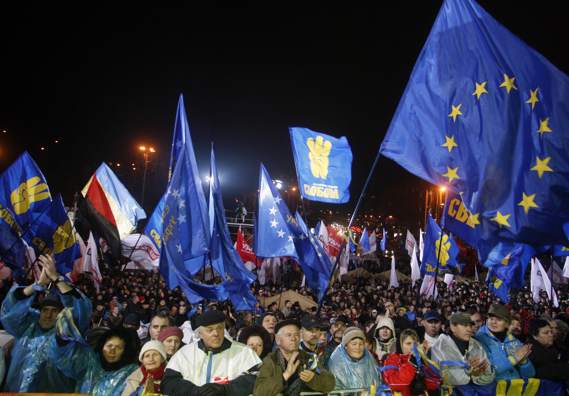 Десять лет Евромайдану: что пишут о будущем Украины западные СМИ