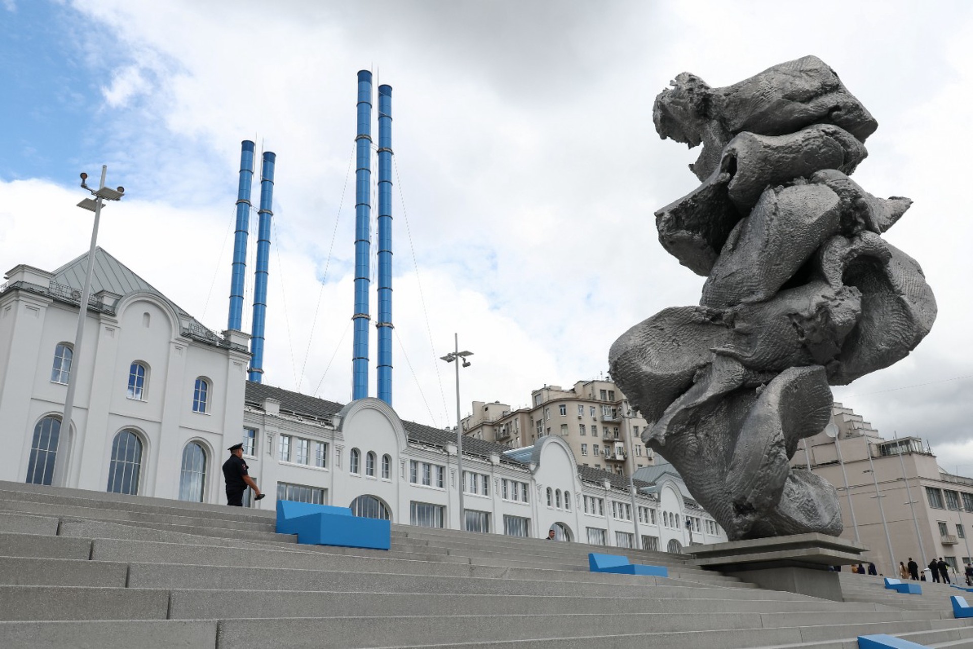 Главный архитектор России призвал переплавить стоящую в Москве скульптуру «Большая глина №4»